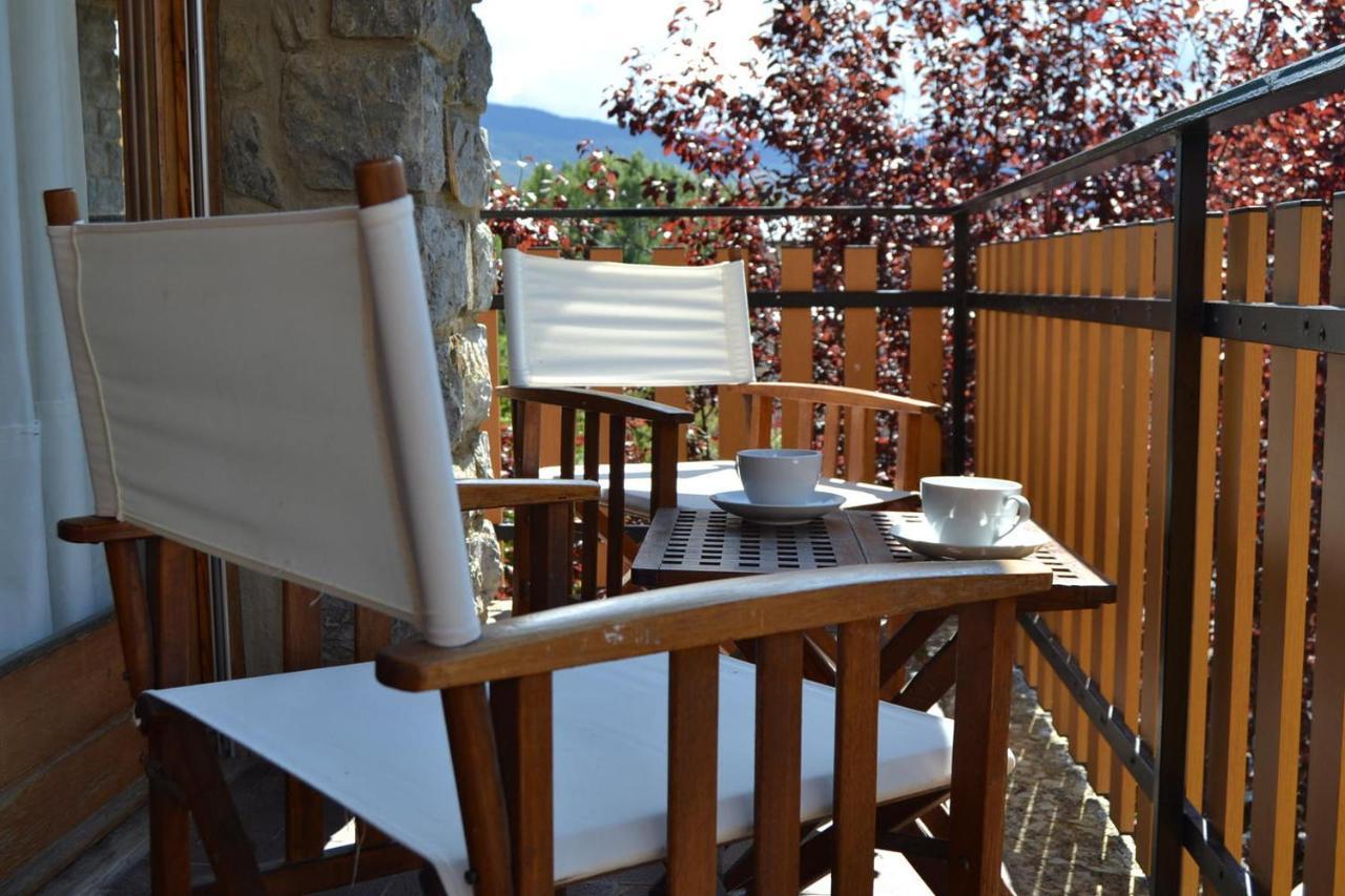Amplio Apartamento Con Piscina En Llivia Luaran gambar