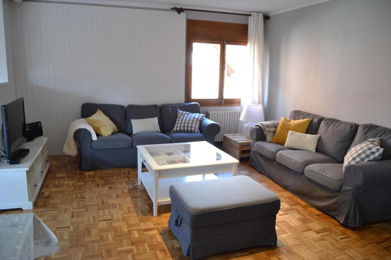 Amplio Apartamento Con Piscina En Llivia Luaran gambar
